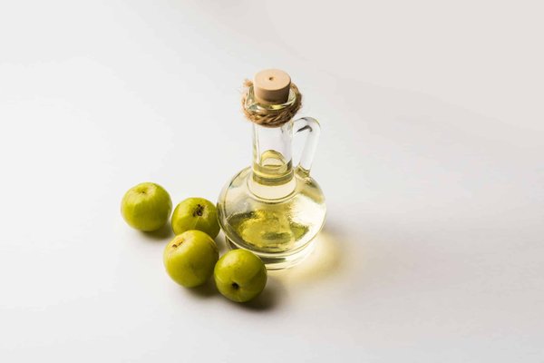 Huile d'amla : une huile bénéfique pour vos soins capillaires