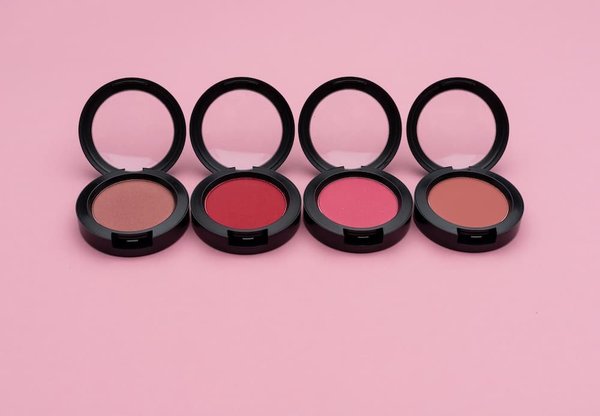 Comment appliquer un rouge à lèvres liquide mat sans dessécher les lèvres?